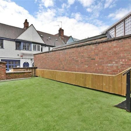 Luxury 3 Bed Apartment - Huge Outdoor Terrace & Amazing Transport Links London Eksteriør billede
