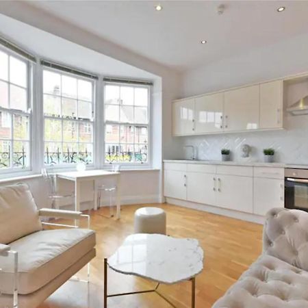 Luxury 3 Bed Apartment - Huge Outdoor Terrace & Amazing Transport Links London Eksteriør billede